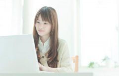 简单几个瑜伽动作 让颈椎更舒服