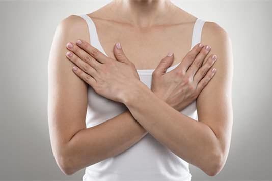 乳房一边小一边大怎么办？如何解决1