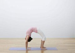 做后弯瑜伽体式之前做这几个热身体式才不会腰疼
